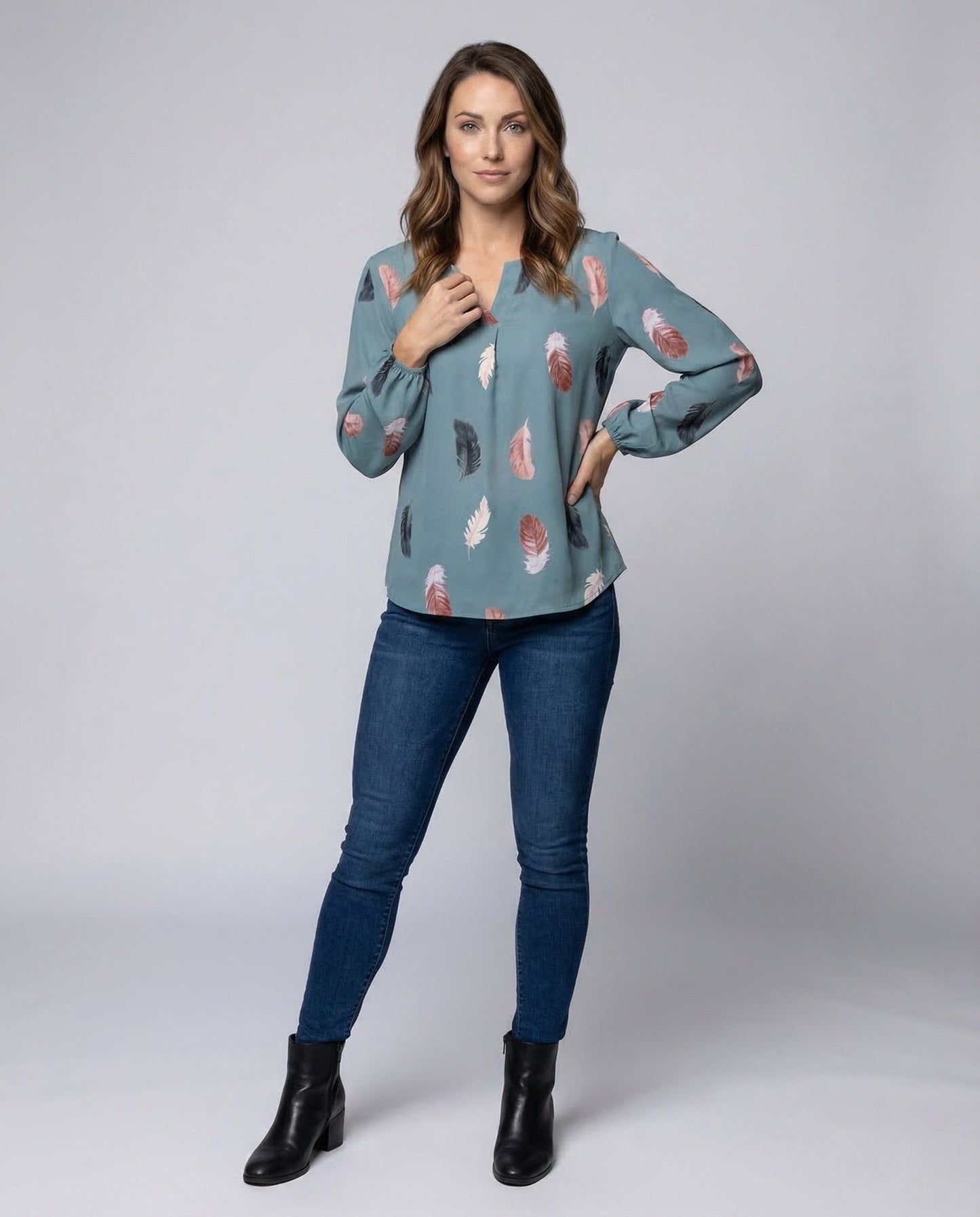 Damen Chiffon Bluse mit Federmotiv und Ballonärmeln - Eveloria