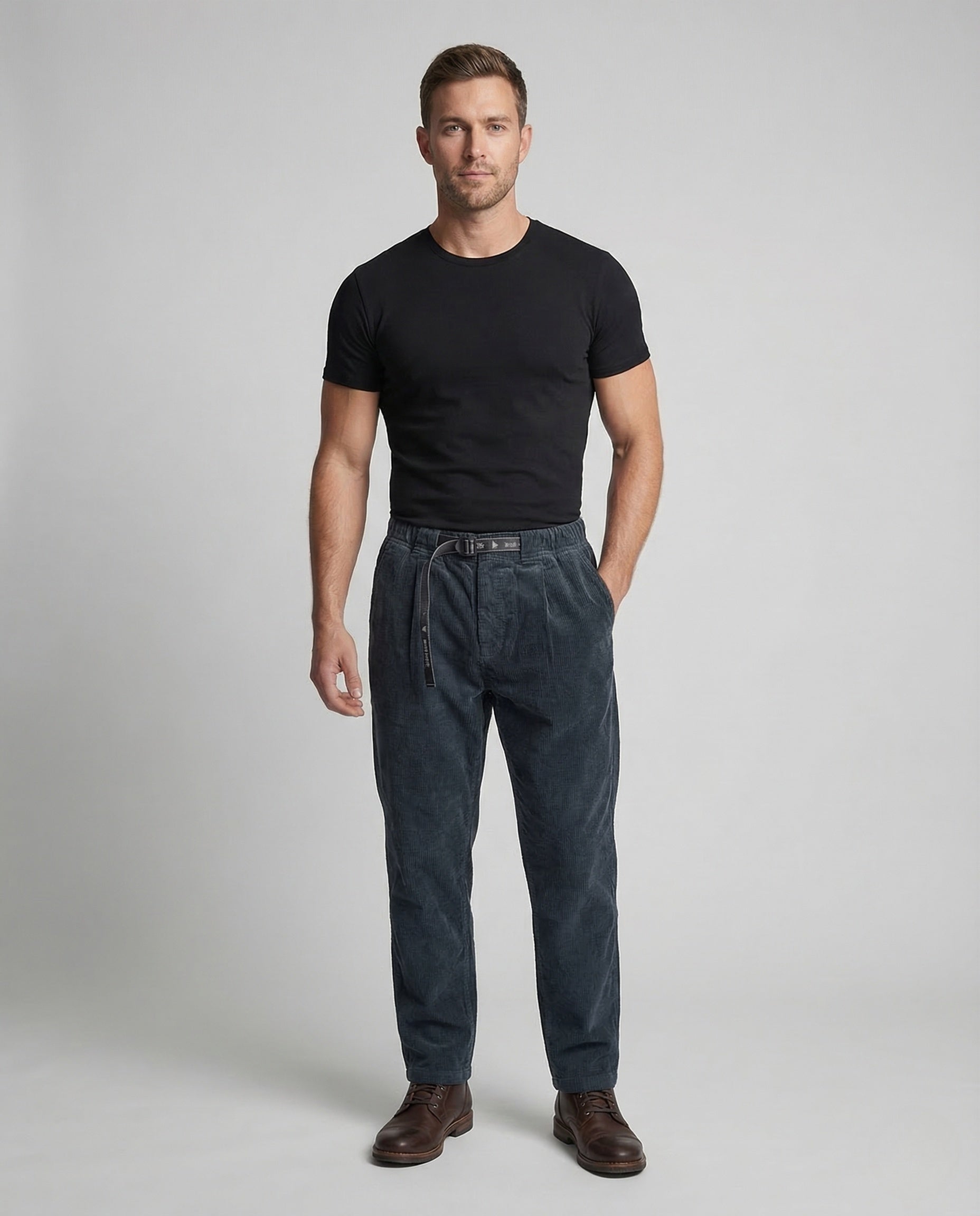 Herren Cordhose Mit Weitem Bein Und Gürtel - Eveloria