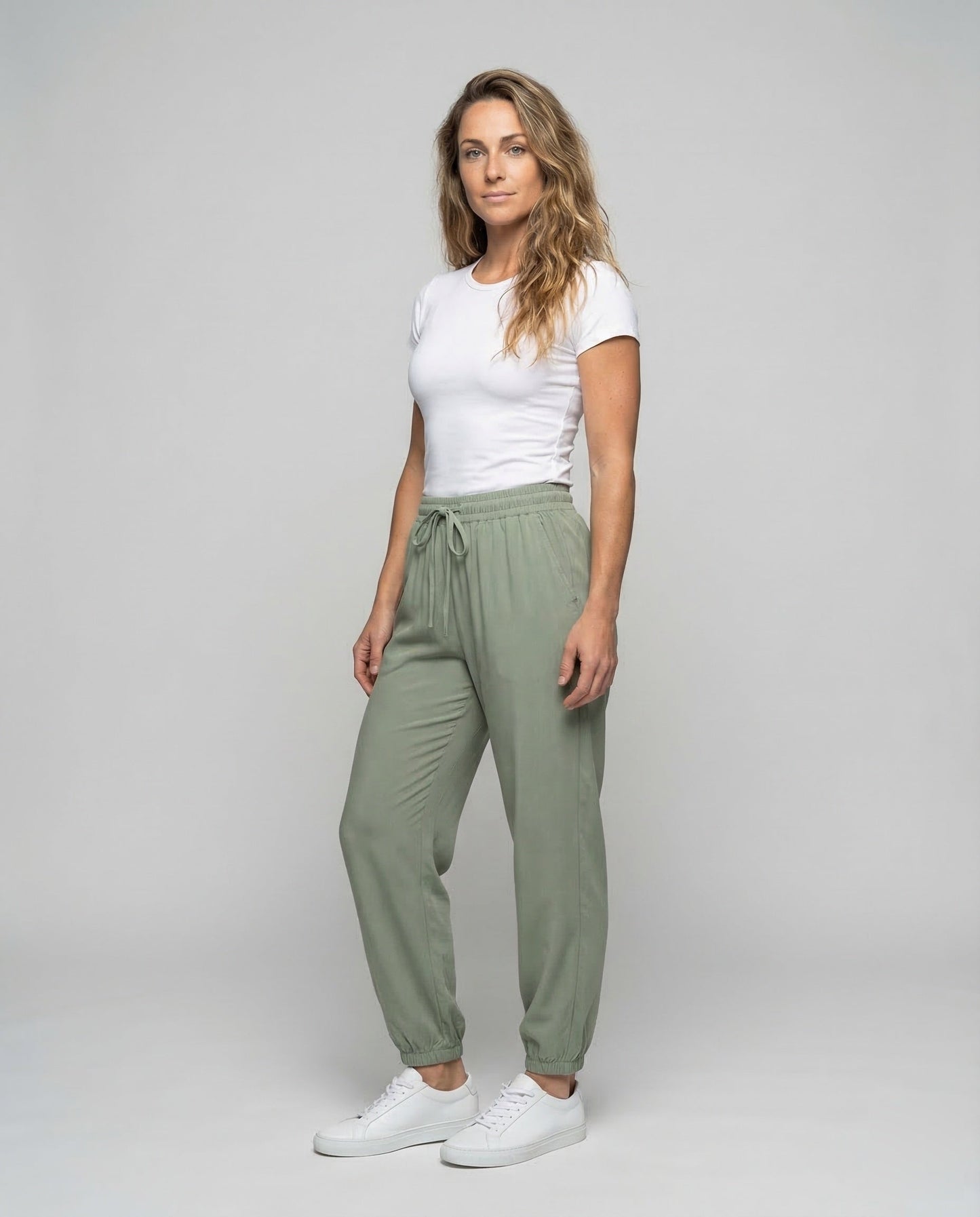Damen Jogger Viskose Tunnelzug Schwarz - Eveloria