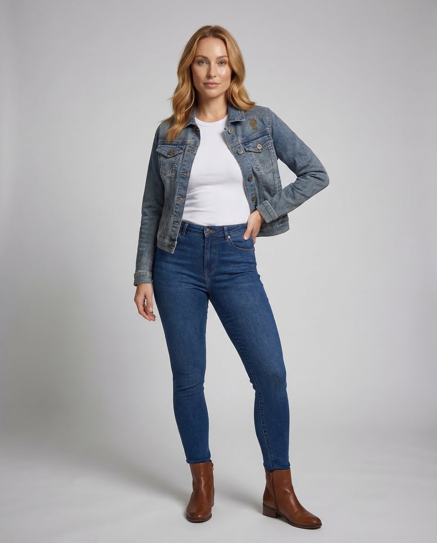 Damen Jeansjacke Bestickt Herz wird zu:
Damen Jeansjacke mit - Eveloria