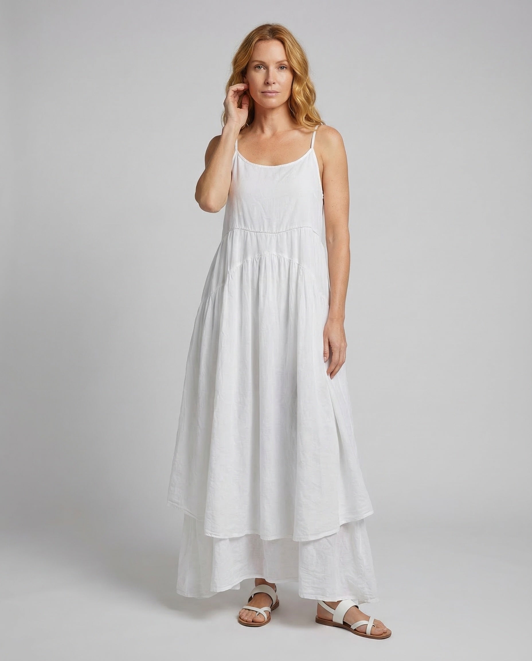 Damen Maxikleid aus Leinen mit Stufen - Eveloria