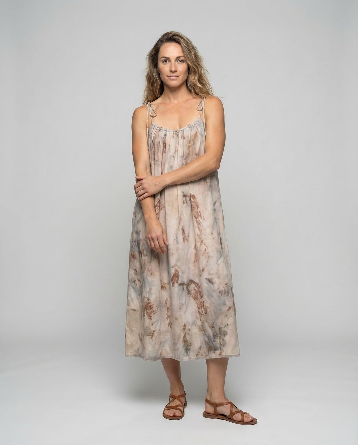 Damen Leinen Maxikleid Mit Trägern - Eveloria