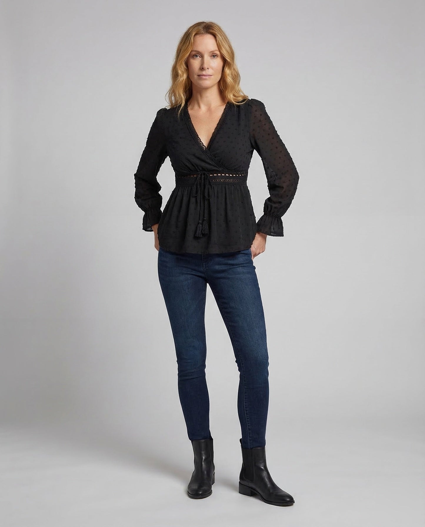 Damen Wickelbluse mit Häkelband Boho Stil - Eveloria