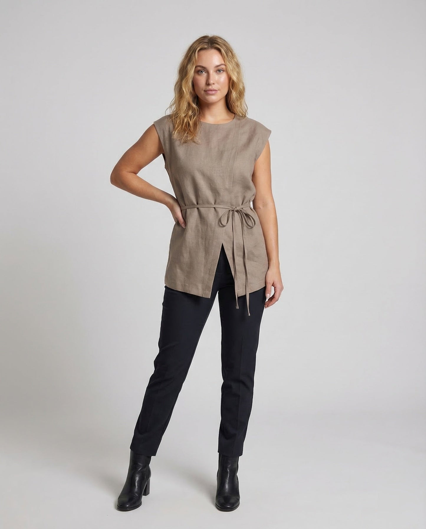 Damen Ärmellose Tunika Bluse mit Bindegürtel - Eveloria