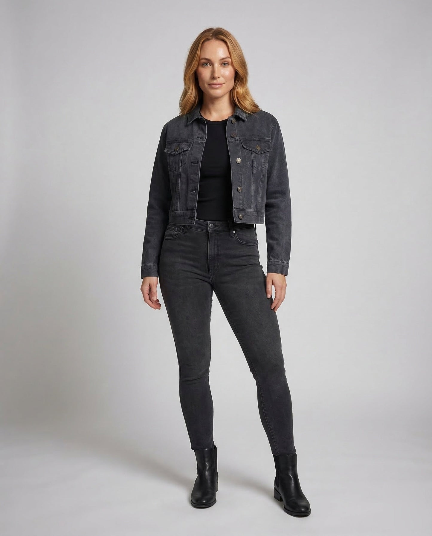 Damen Taillierte Jeansjacke mit Pattentaschen Schwarz - Eveloria
