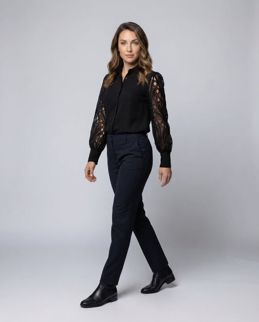 Damen Satinbluse mit grafischen Spitzenärmeln - Eveloria