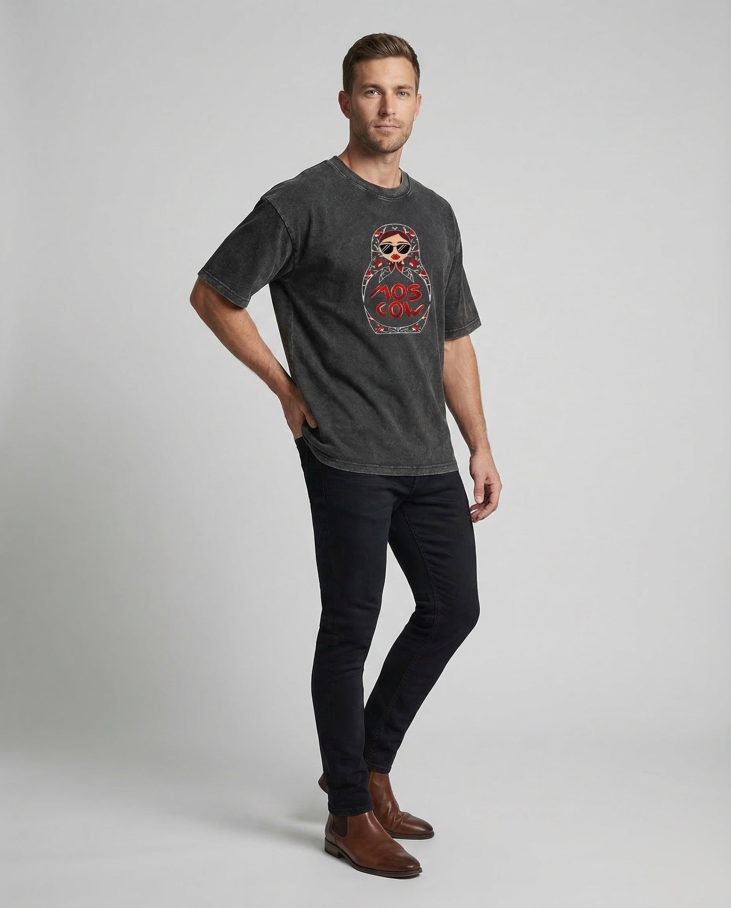 Unisex Oversize T-Shirt Matroschka Motiv Weiß - Eveloria