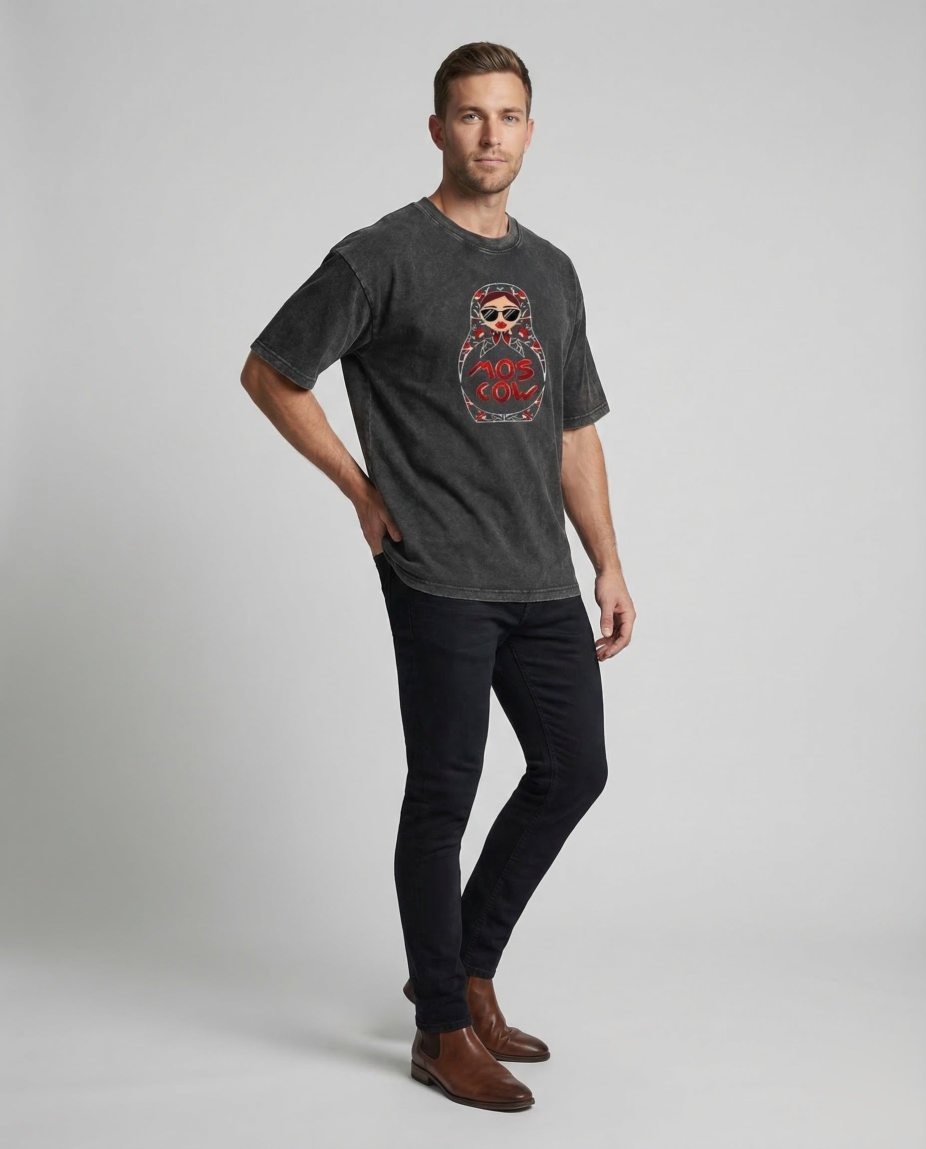 Unisex Oversize T-Shirt Matroschka Motiv Weiß - Eveloria
