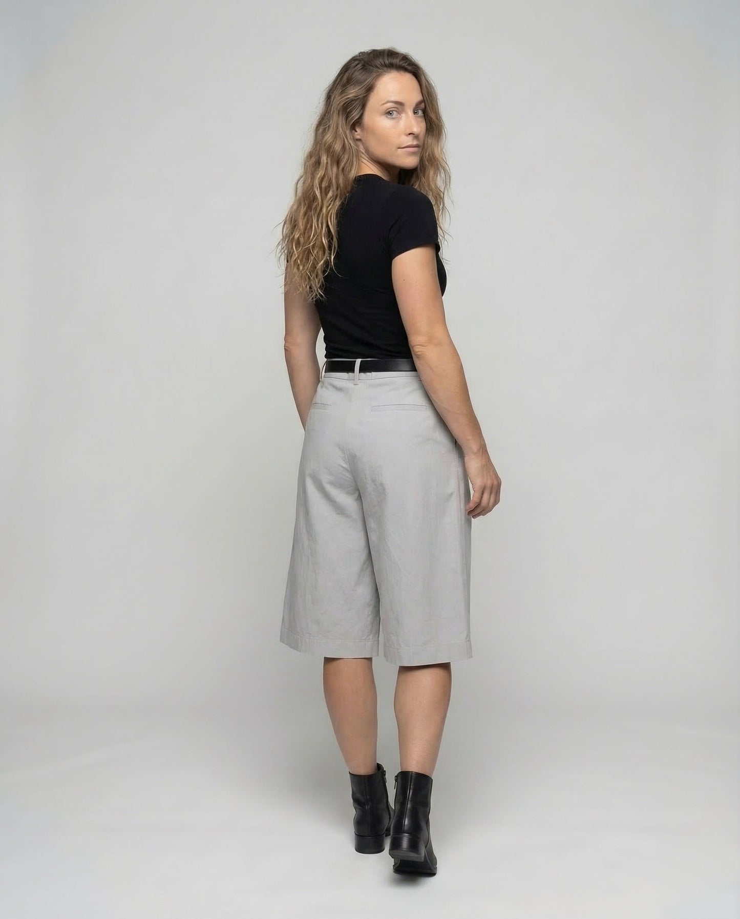 Product 15540687143242 - back_view