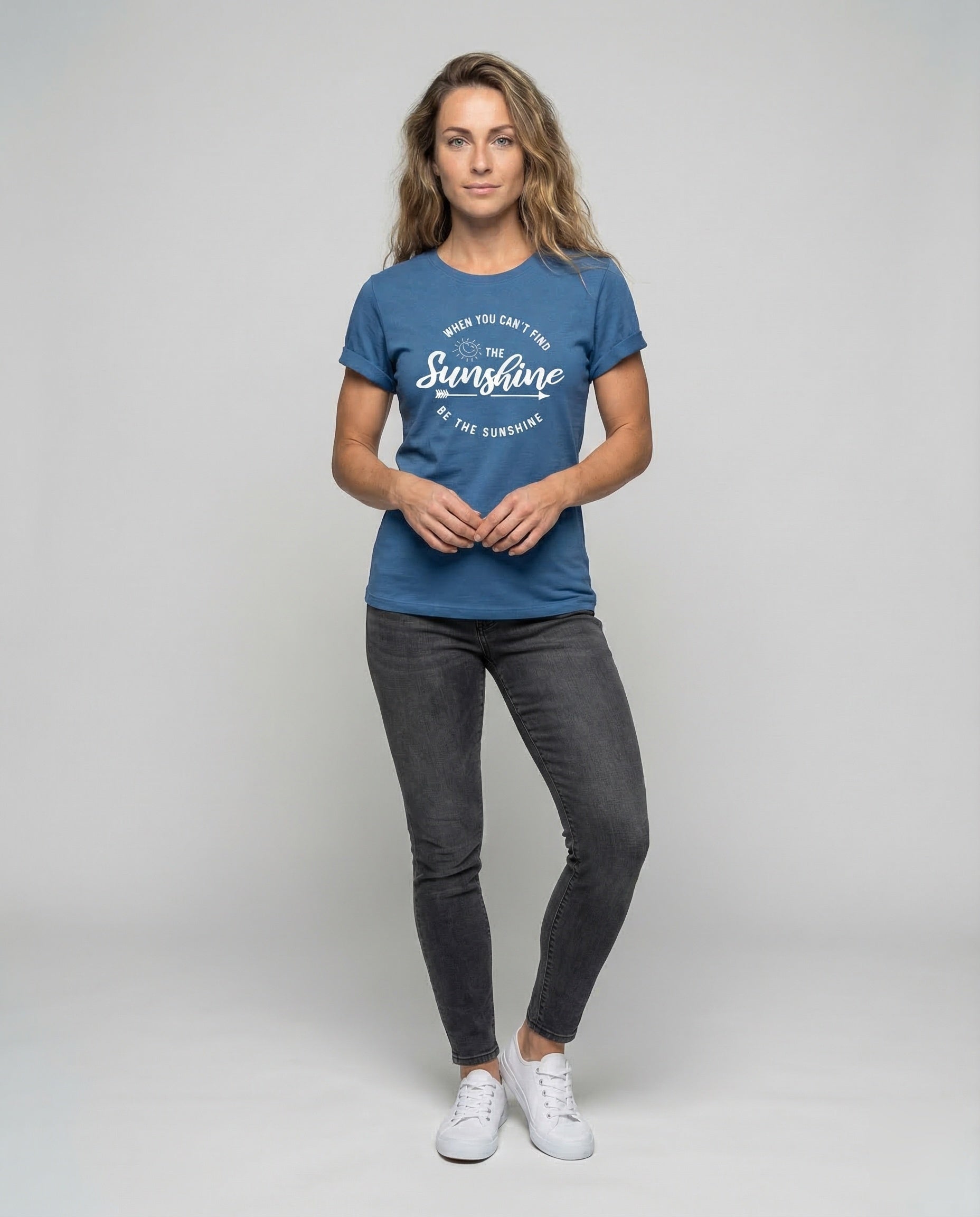 Damen Kurzarmshirt mit Knotensaum und Frontmotiv - Eveloria