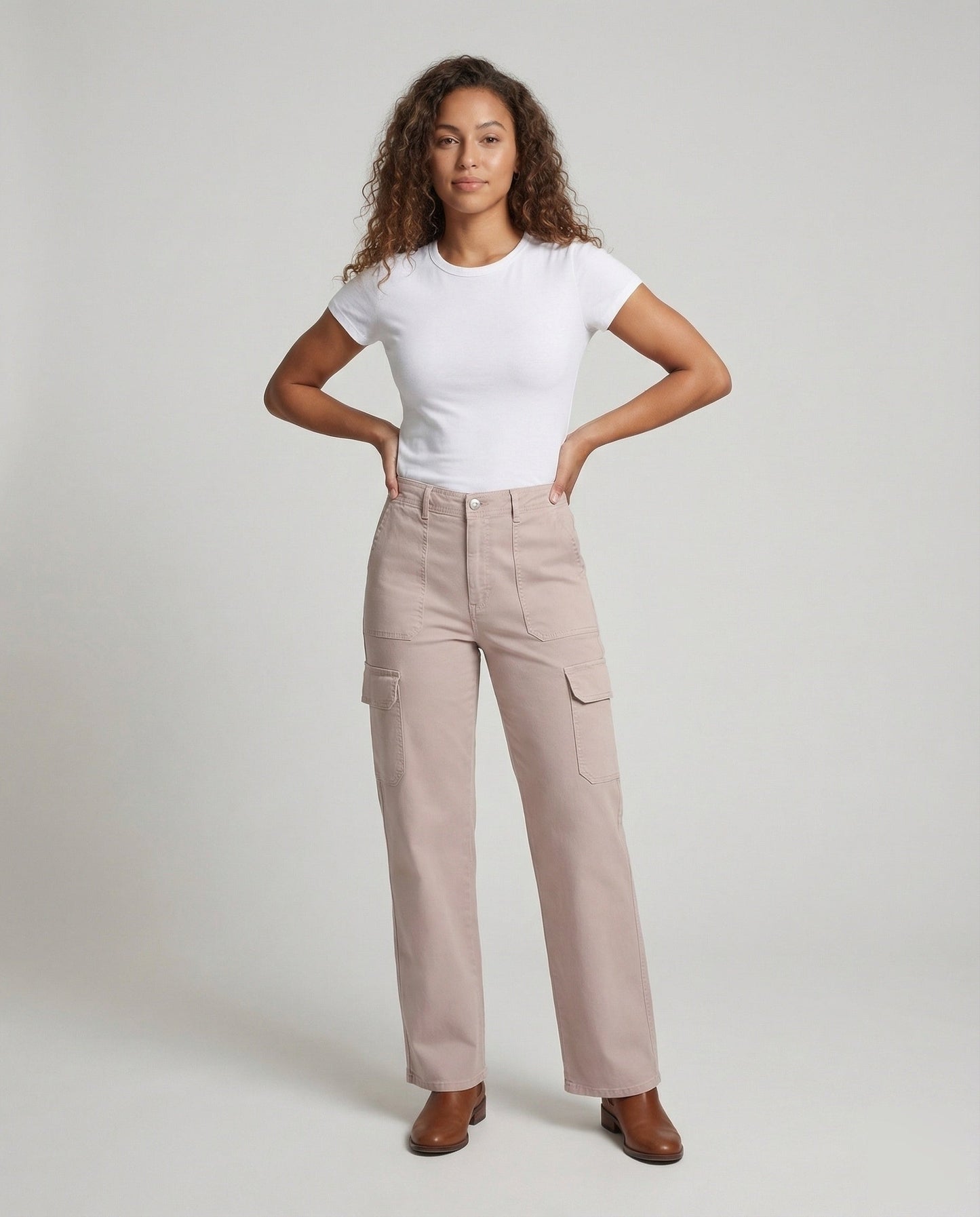 Damen Stoffhose mit Kniehöhe und Pattentaschen - Eveloria