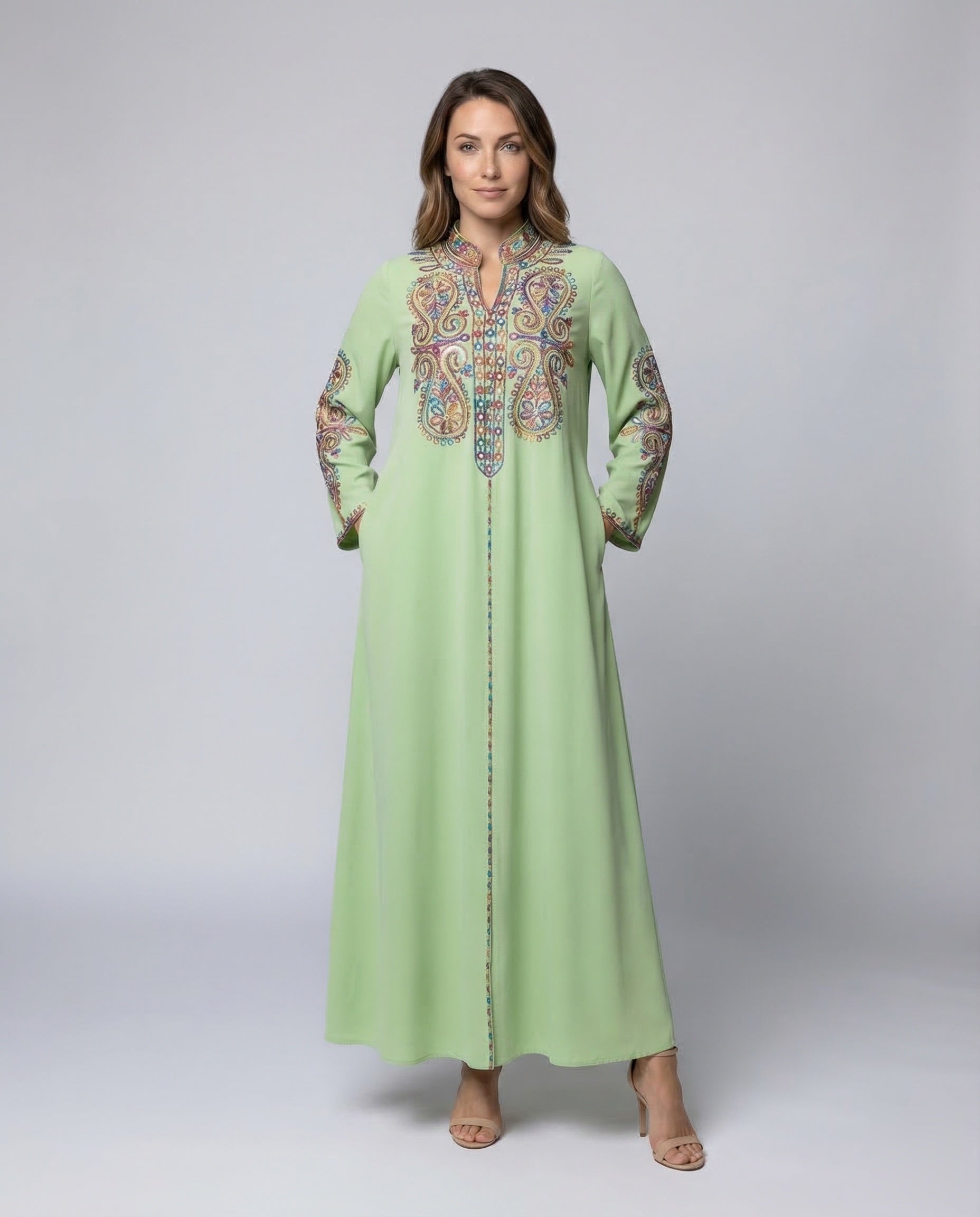 Damen Maxikaftan mit Paisley-Stickerei und Zierknöpfen - Eveloria