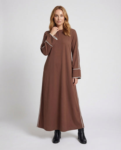 Damen Maxikleid mit Schluppekragen und Kontrastpaspel - Eveloria