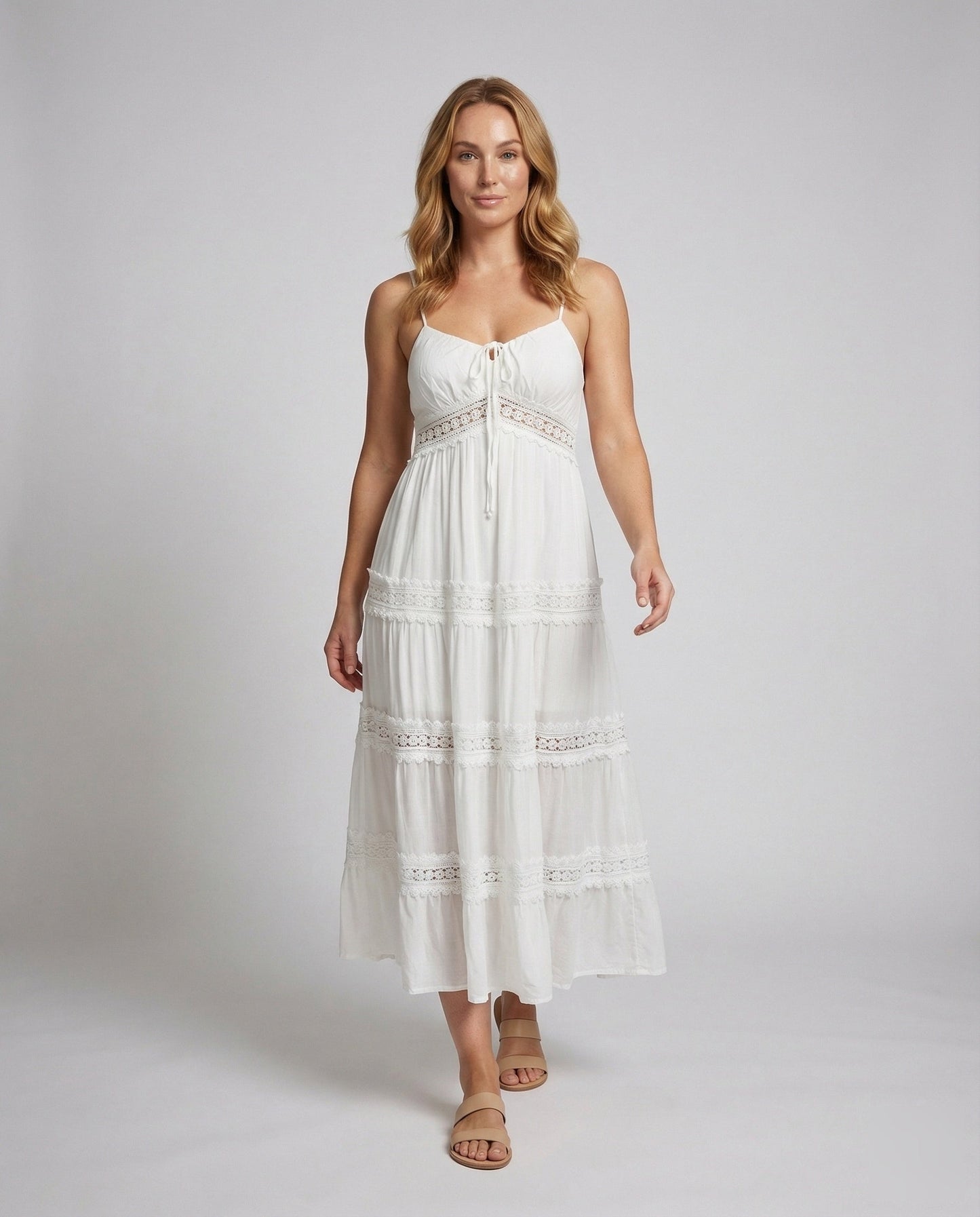 Damen Maxikleid mit Spitzen-Einsätzen und Stufenrock - Eveloria