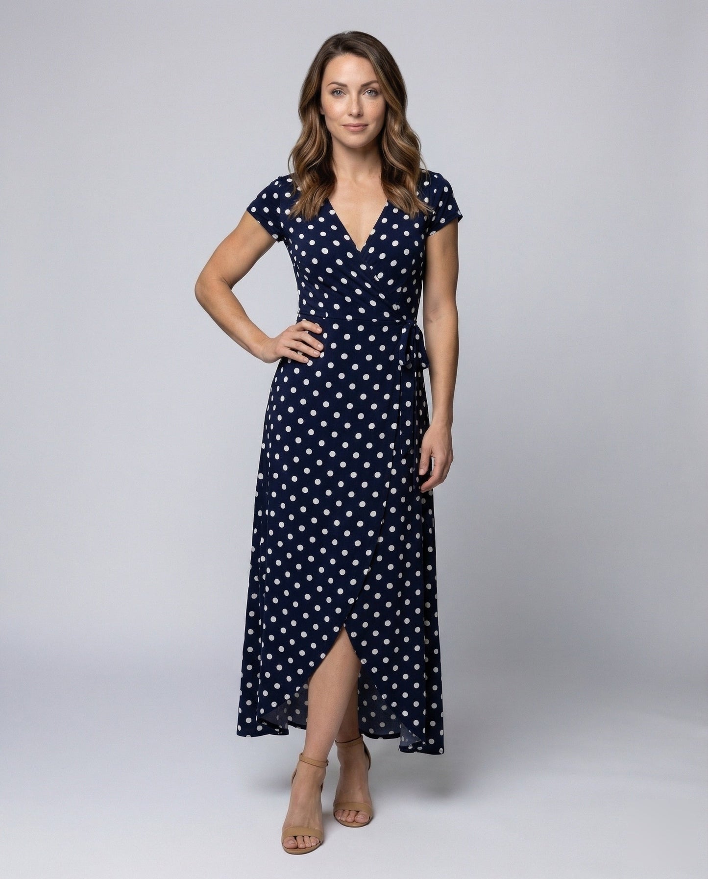 Damen Maxikleid Wickeloptik Punkteprint wird zu:
Damen Maxikleid mit - Eveloria