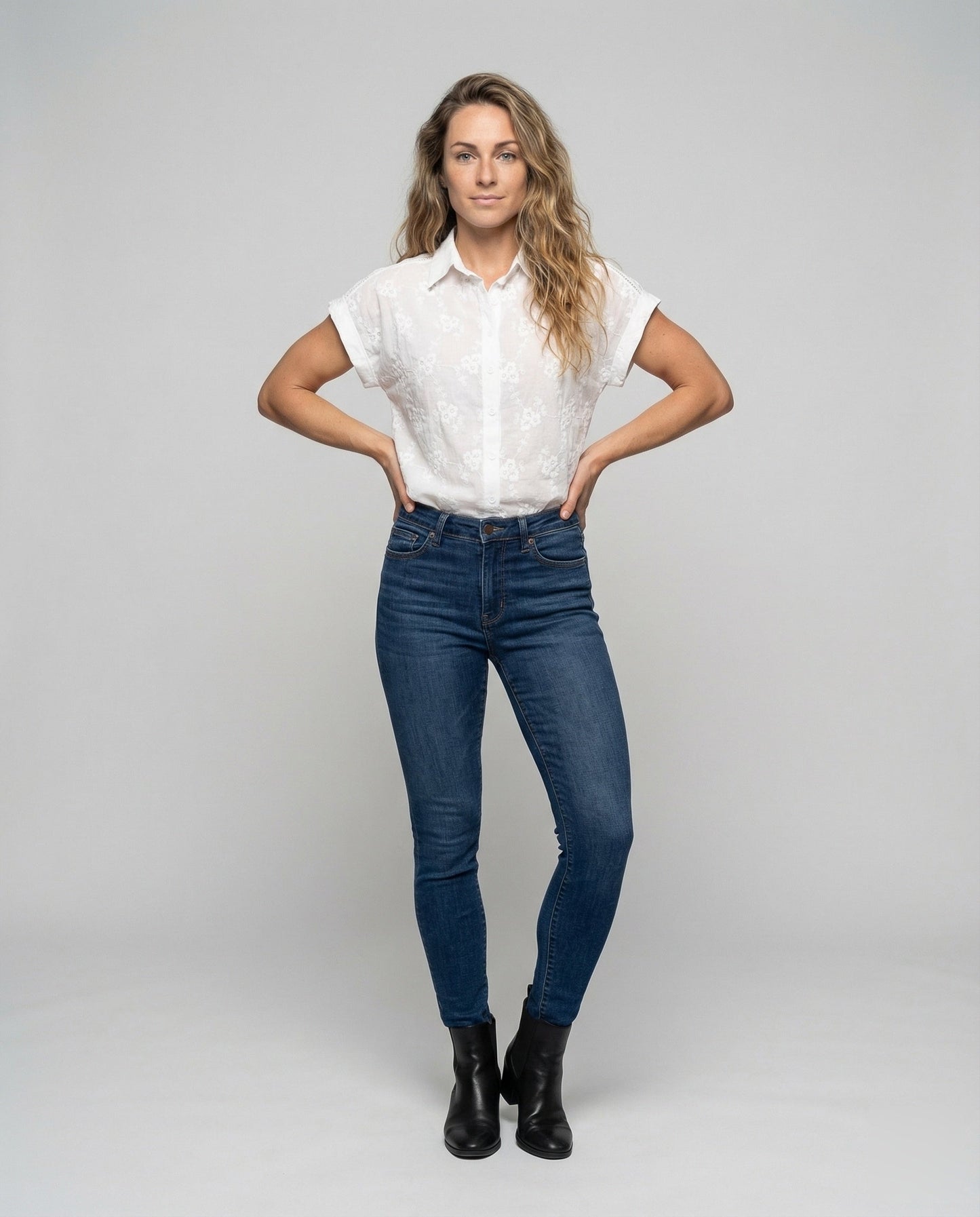 Damen Hemdbluse Lochstickerei Kentkragen Weiss - Eveloria