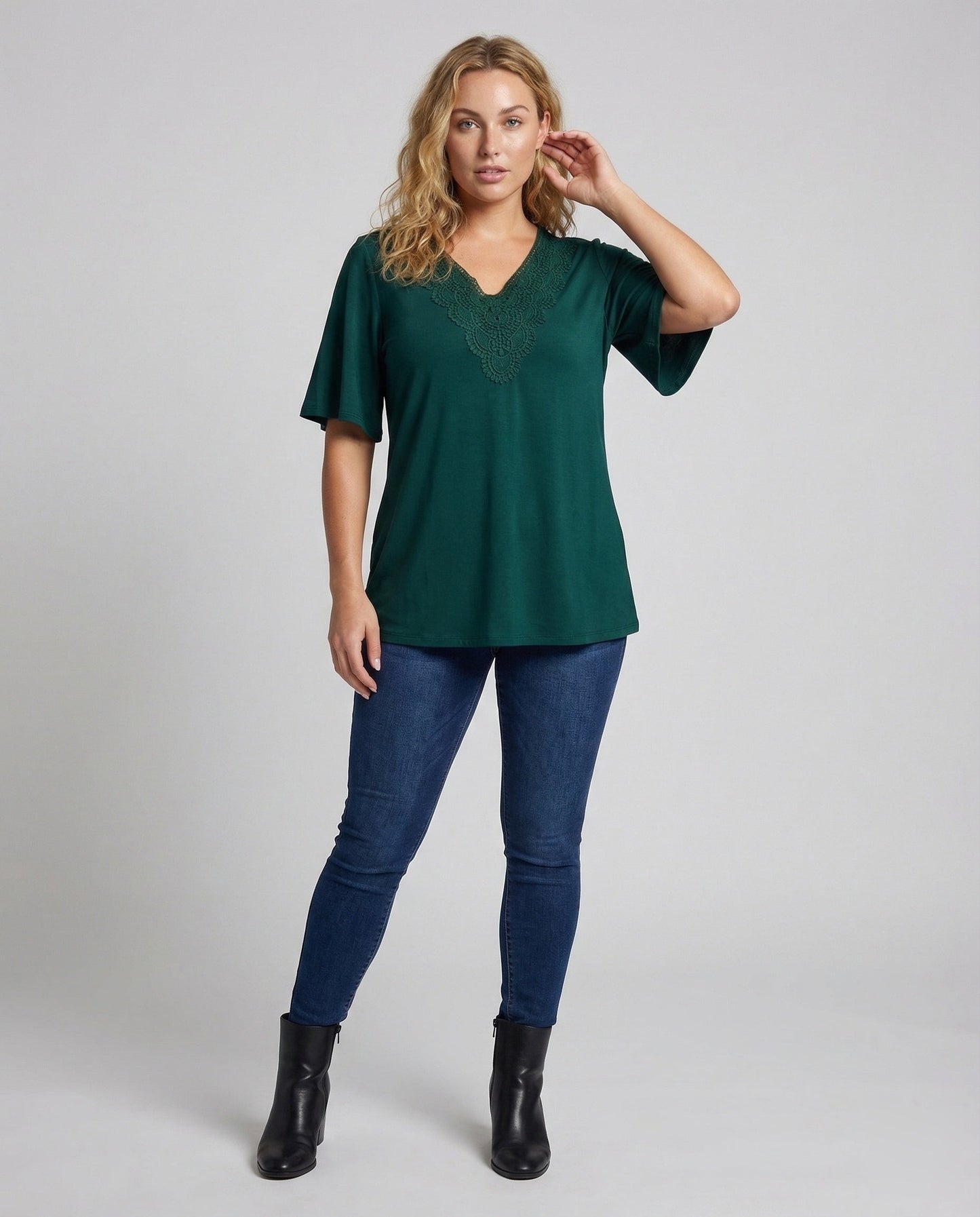 Damen Jersey-Tunika mit Spitzenpasse und Flügelärmel - Eveloria