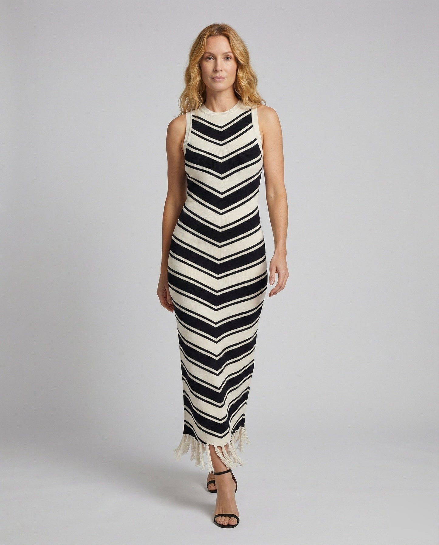 Damen Maxikleid Rippstrick Figurbetont Französer Saum Schwarz - Eveloria