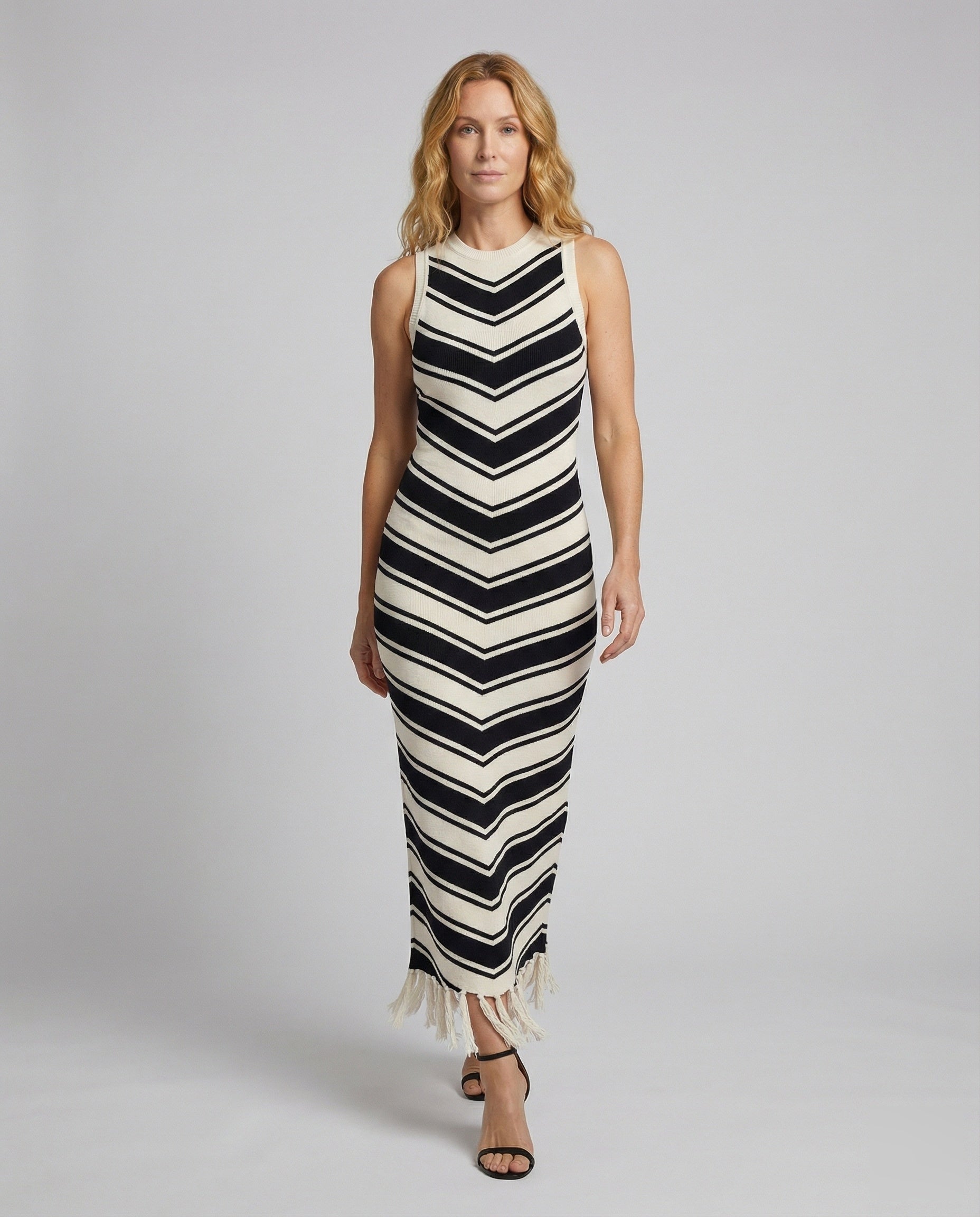 Damen Maxikleid Rippstrick Figurbetont Französer Saum Schwarz - Eveloria