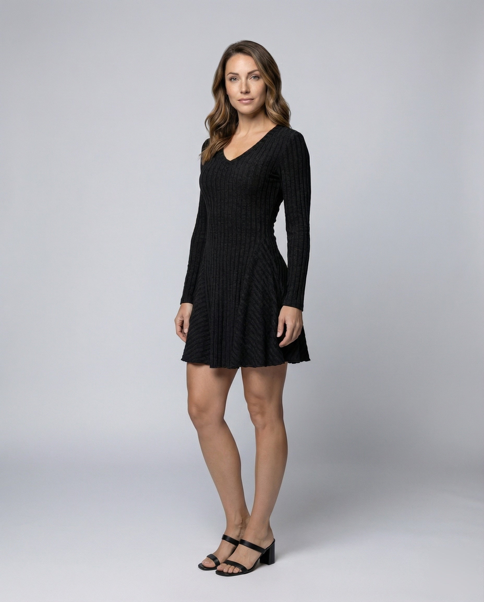 Damen Minikleid Tailliert Rippenstrick Volantsaum - Eveloria