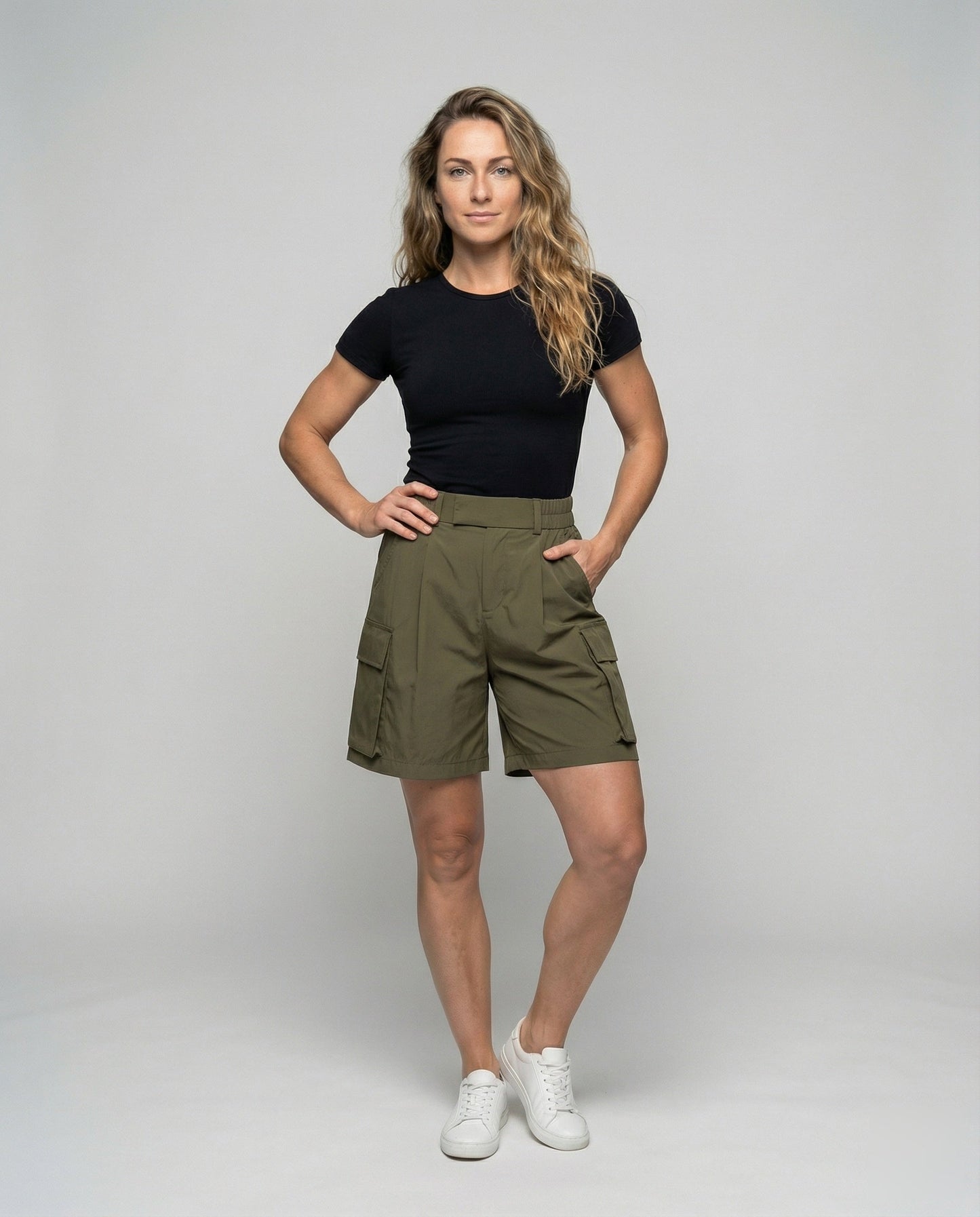 Damen Cargo Shorts mit Kellerfalten Beige - Eveloria
