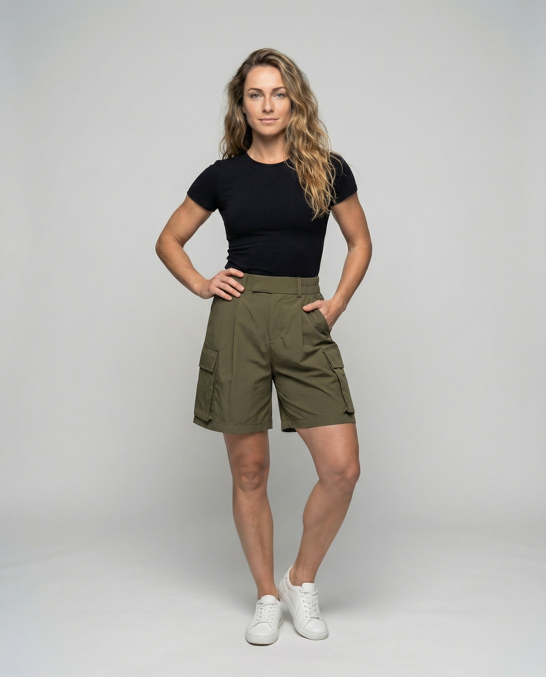 Damen Cargo Shorts mit Kellerfalten Beige - Eveloria