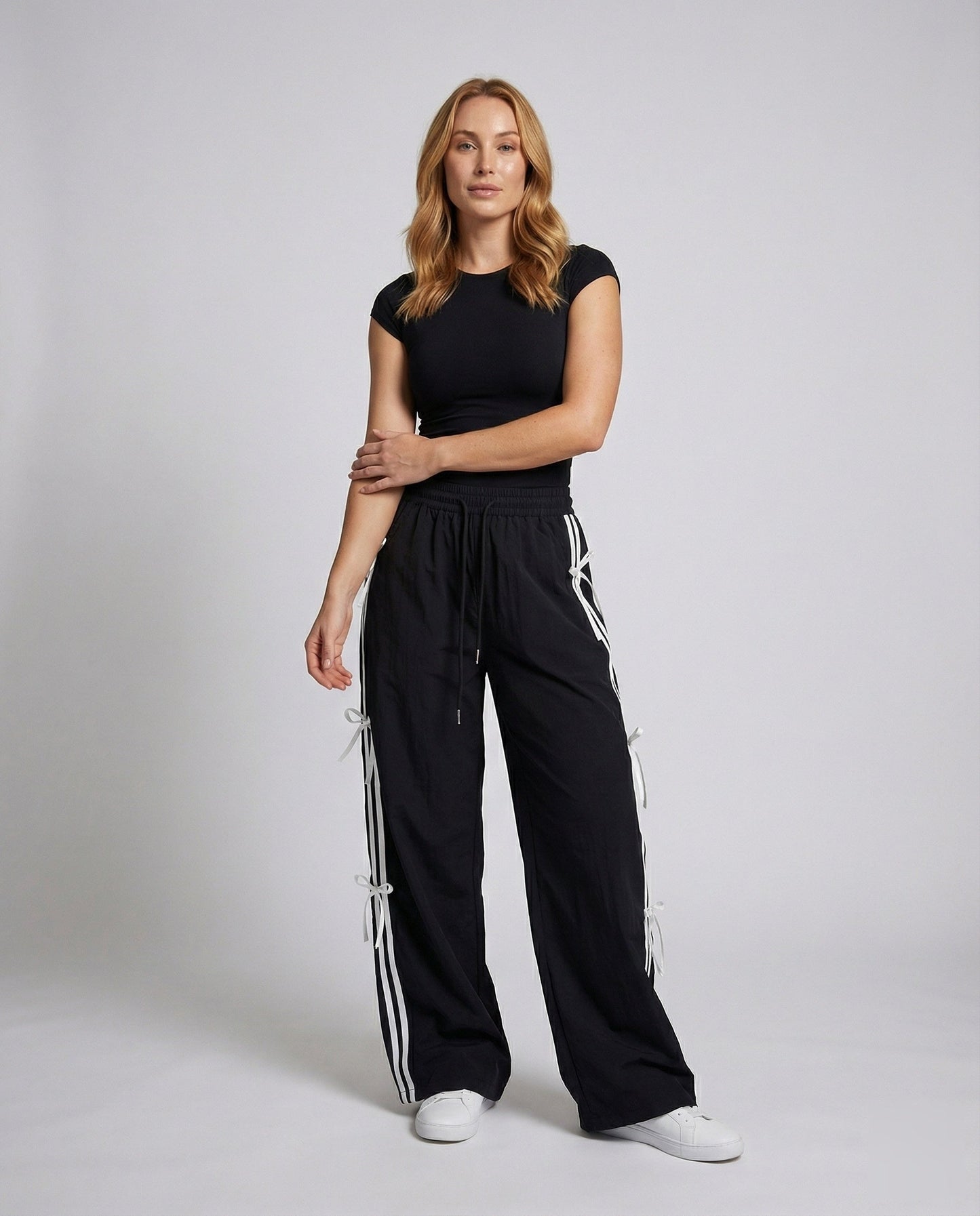 Damen Sporthose Weit Bequem Mit Seitenschlaufen - Eveloria