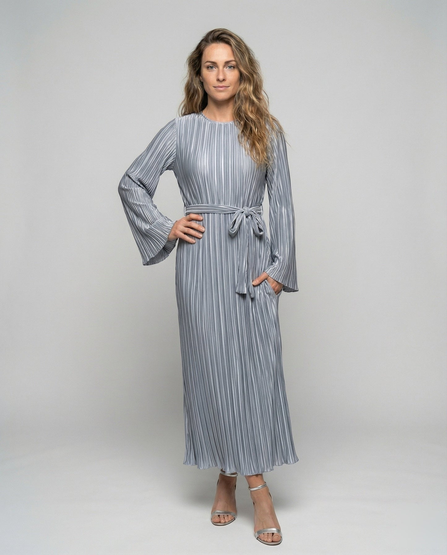 Damen Maxikleid Plissee Glockenärmel - Eveloria