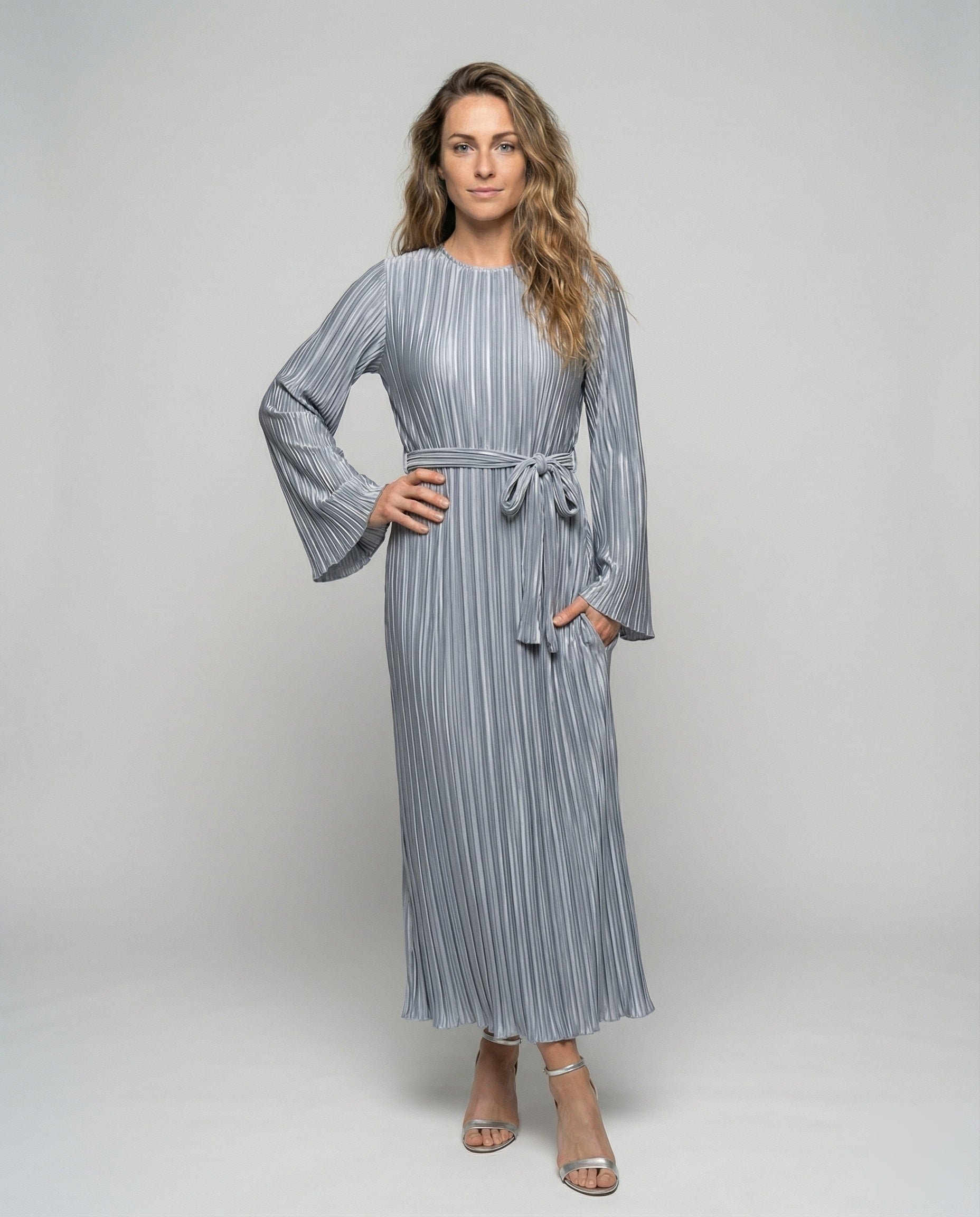 Damen Maxikleid Plissee Glockenärmel - Eveloria