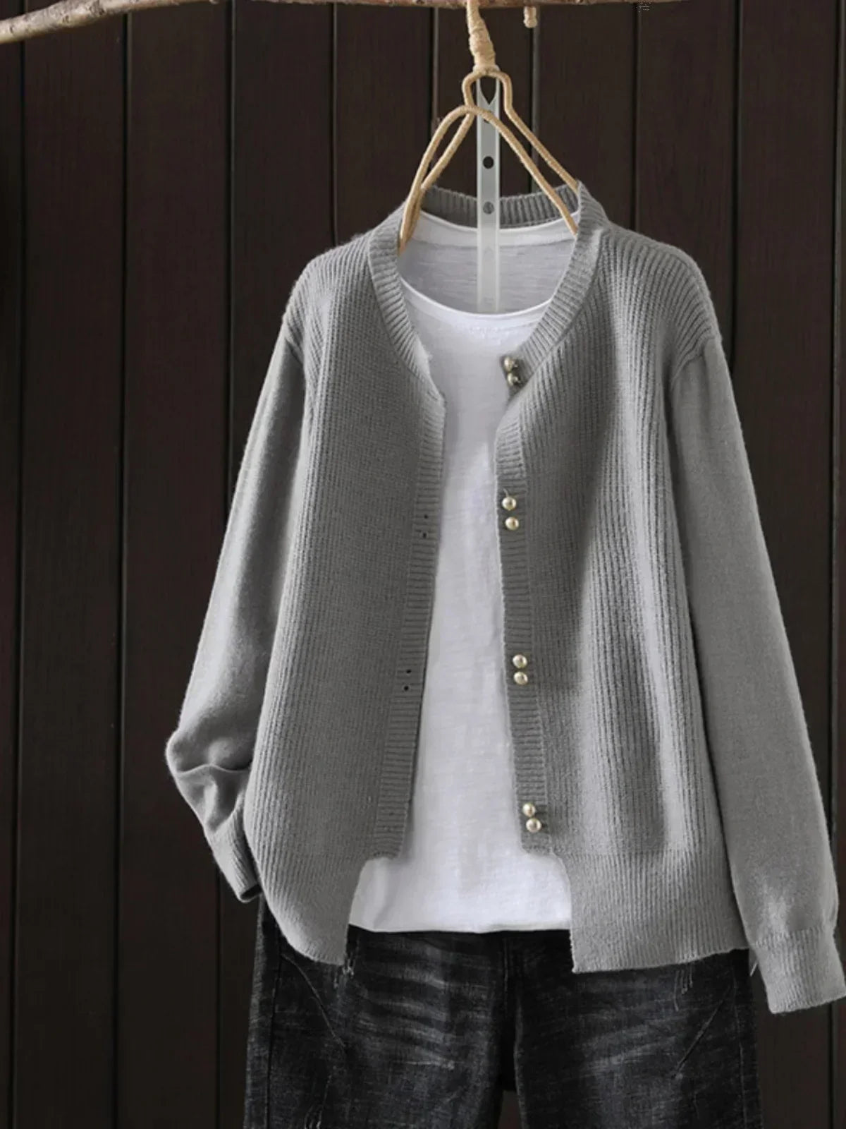 Damen Strickjacke Perlenknöpfe Elegantes Design Beige - Eveloria