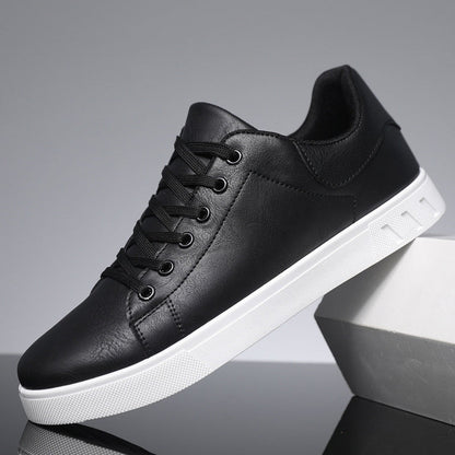 Schnürsneaker – Niedrige Sneaker aus Kunstleder für Männer-Schwarz-39-Chaps Herrenmode