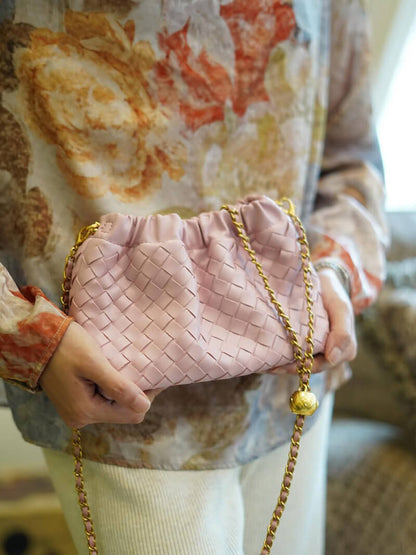 Damen-Tasche mit goldener Kette
