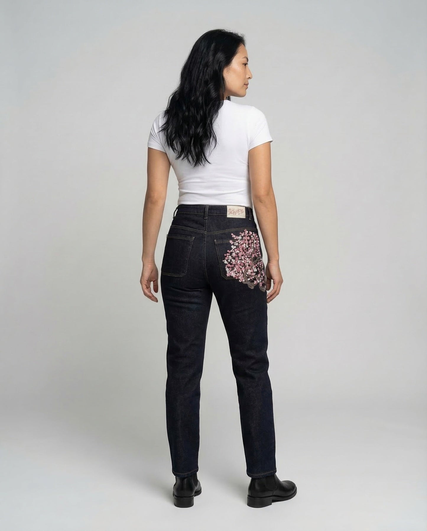 Damen High Waist Jeans mit Perlenstickerei - Eveloria