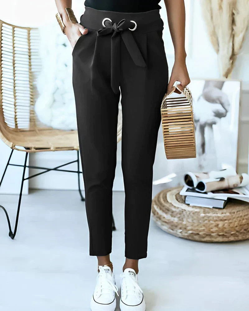 Damen Slim Fit Stoffhose mit Bindegürtel