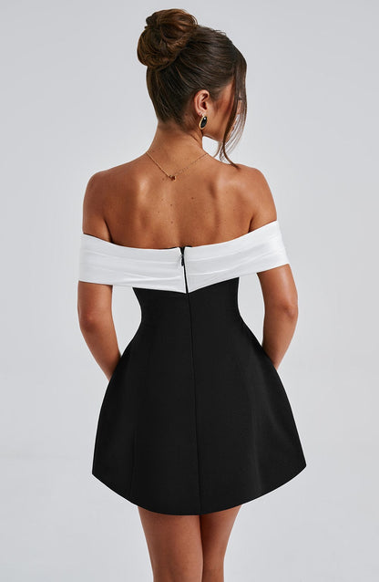 Schulterfreies Damenminikleid Kontrastoberteil
