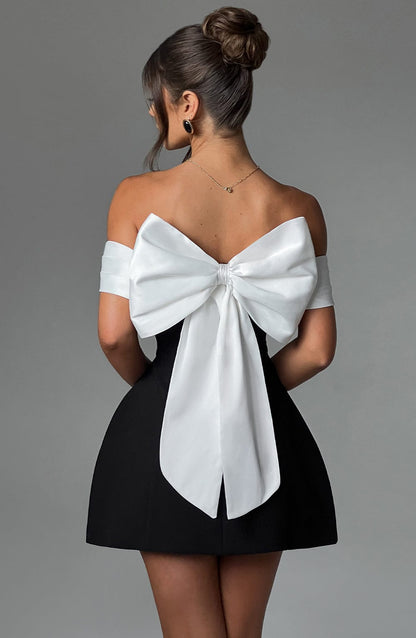 Schulterfreies Damenminikleid Kontrastoberteil