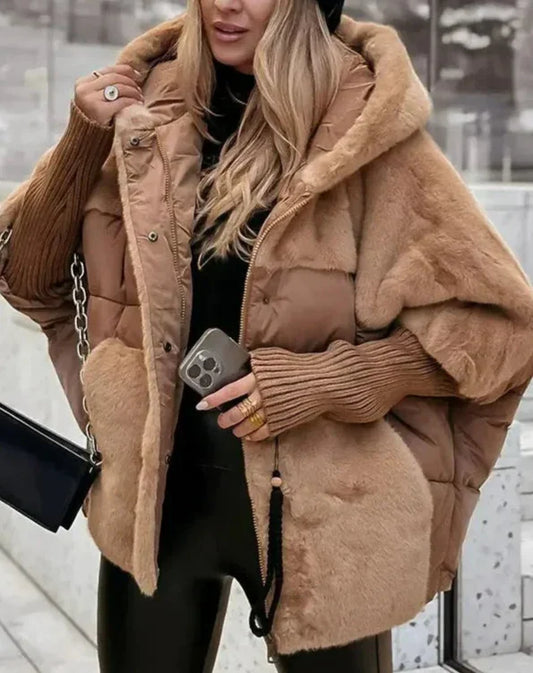 Damen Steppjacke Oversized mit Kunstfellkapuze und Taschen - Eveloria