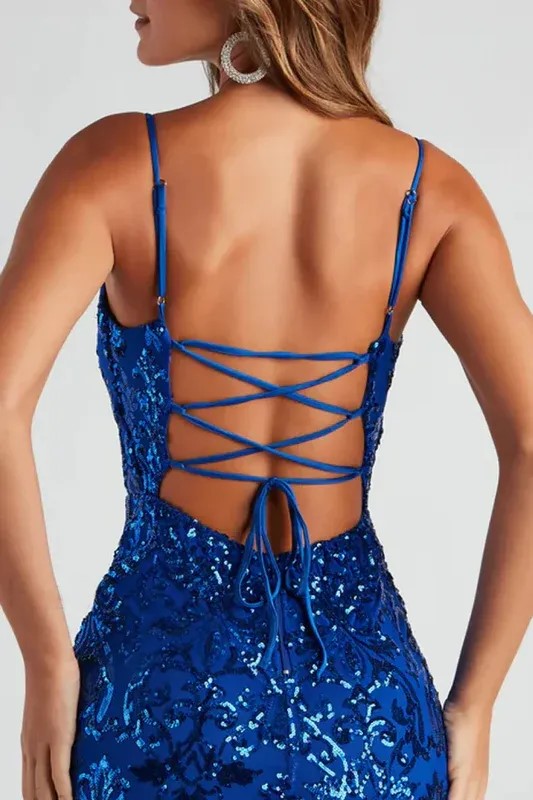 Kleines Abendkleid Figurbetont Glitzernd