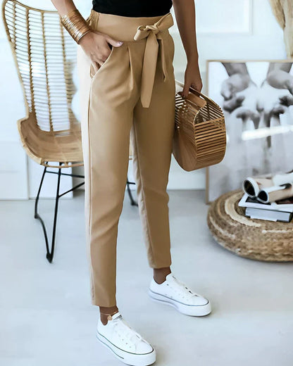 Damen Slim Fit Stoffhose mit Bindegürtel