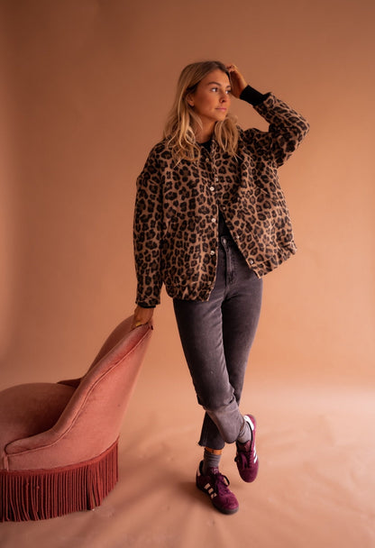 Damenjacke Leopardenmuster Knopfleiste
