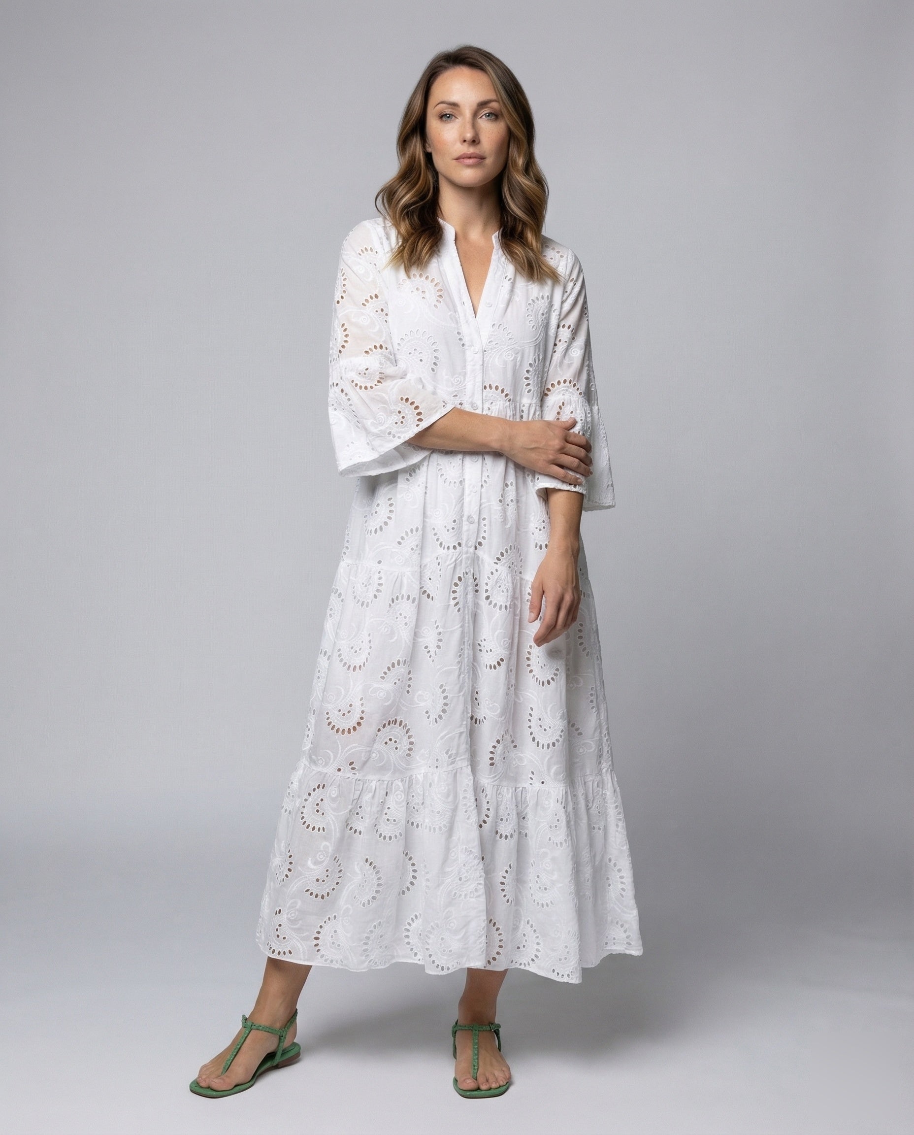 Damen Maxikleid mit Ajourstickerei und Glockenärmeln - Eveloria