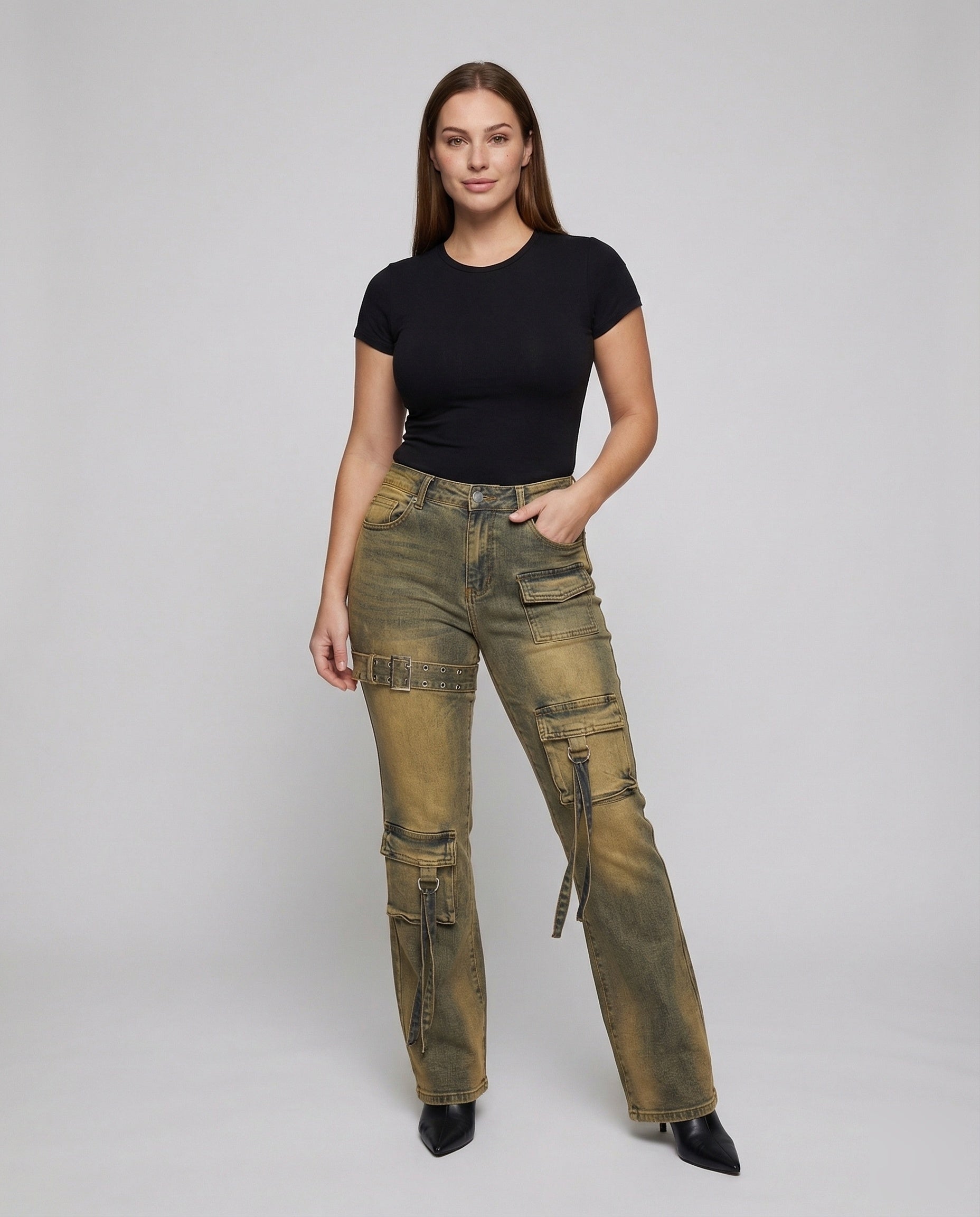 Damen Cargo-Schlagjeans mit Schnallen und Taschen - Eveloria